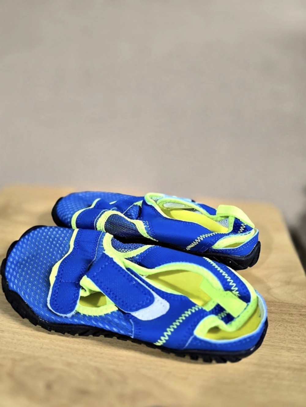 Kids Blue & Green Water Shoes EU 32 Like New